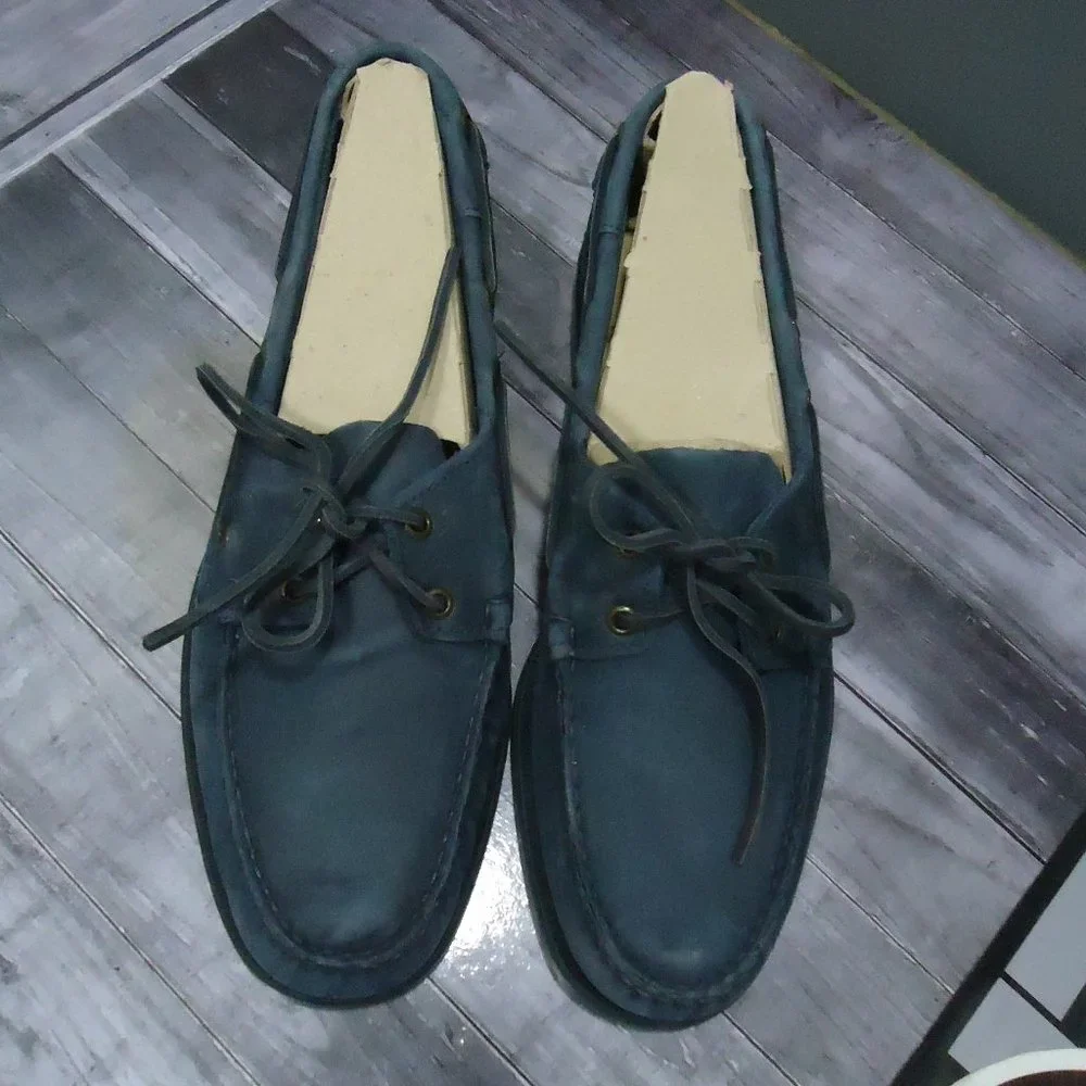 SIZE 11. Sebago Docksides boat shoes